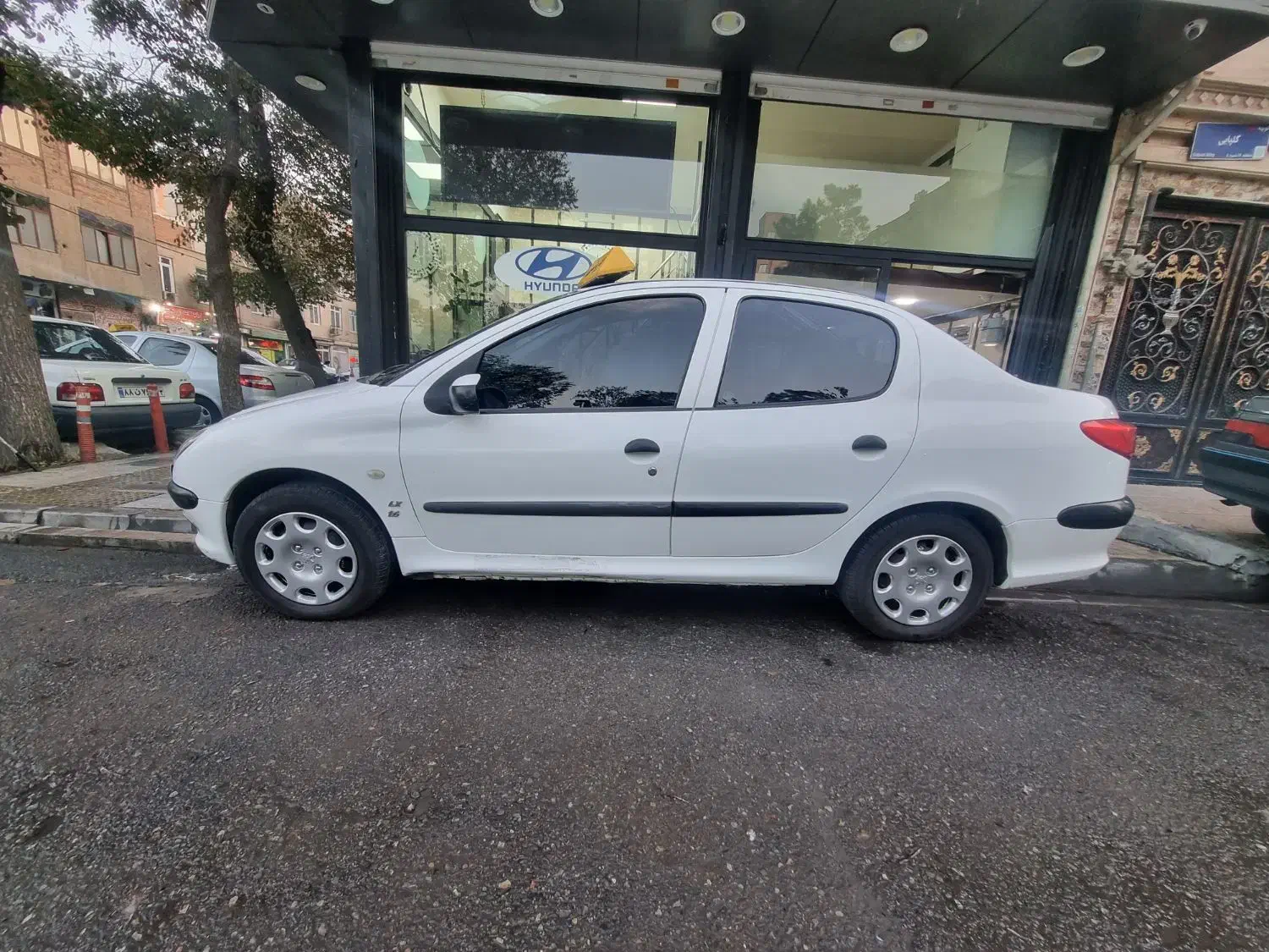 پژو ۲۰۶ صندوق دار v8 - 1398