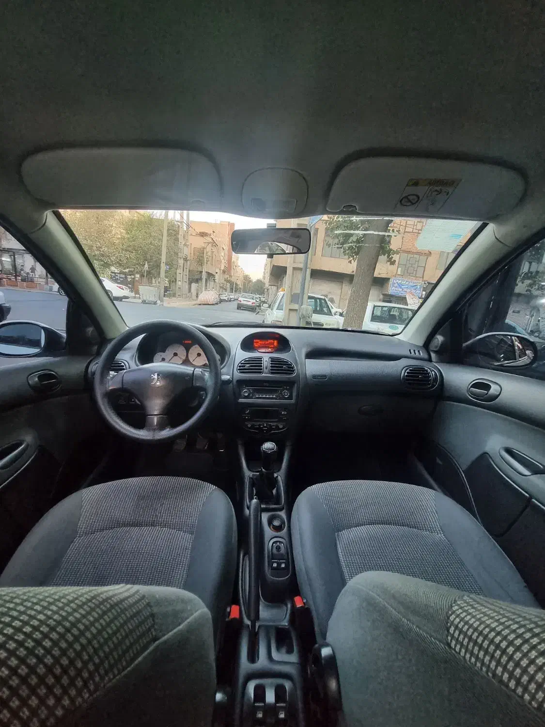 پژو ۲۰۶ صندوق دار v8 - 1398
