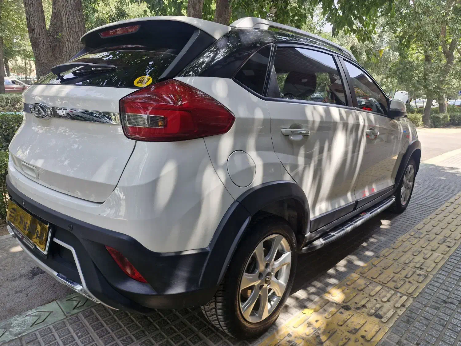 ام وی ام X22 دنده‌ای لاکچری - 1400