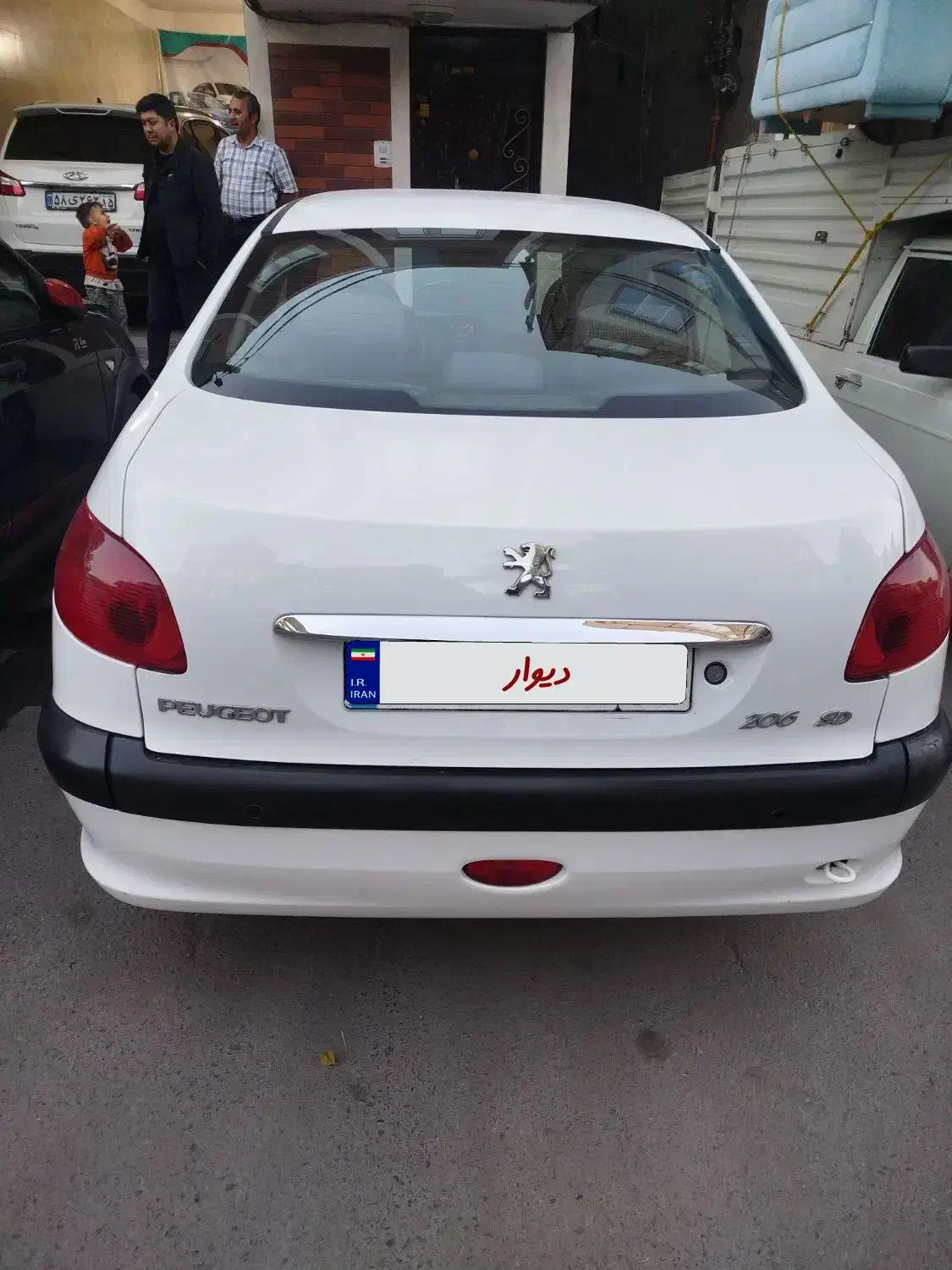 پژو ۲۰۶ صندوق دار v8 - 1396