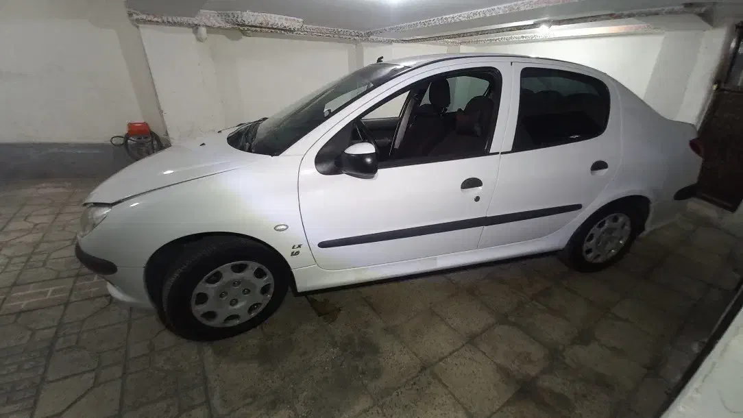 پژو ۲۰۶ صندوق دار v8 - 1399