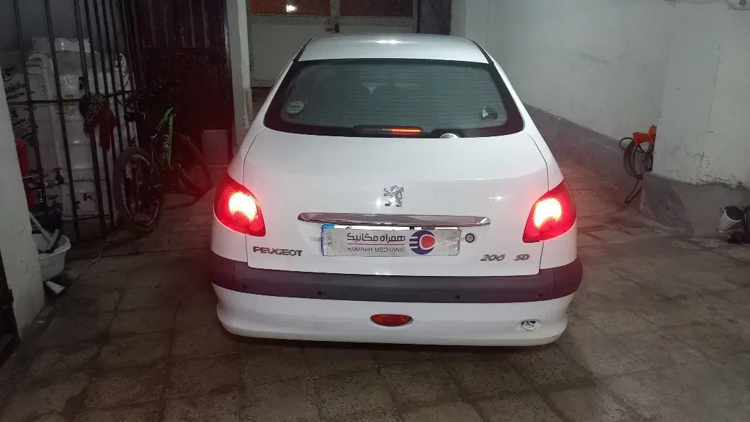 پژو ۲۰۶ صندوق دار v8 - 1399