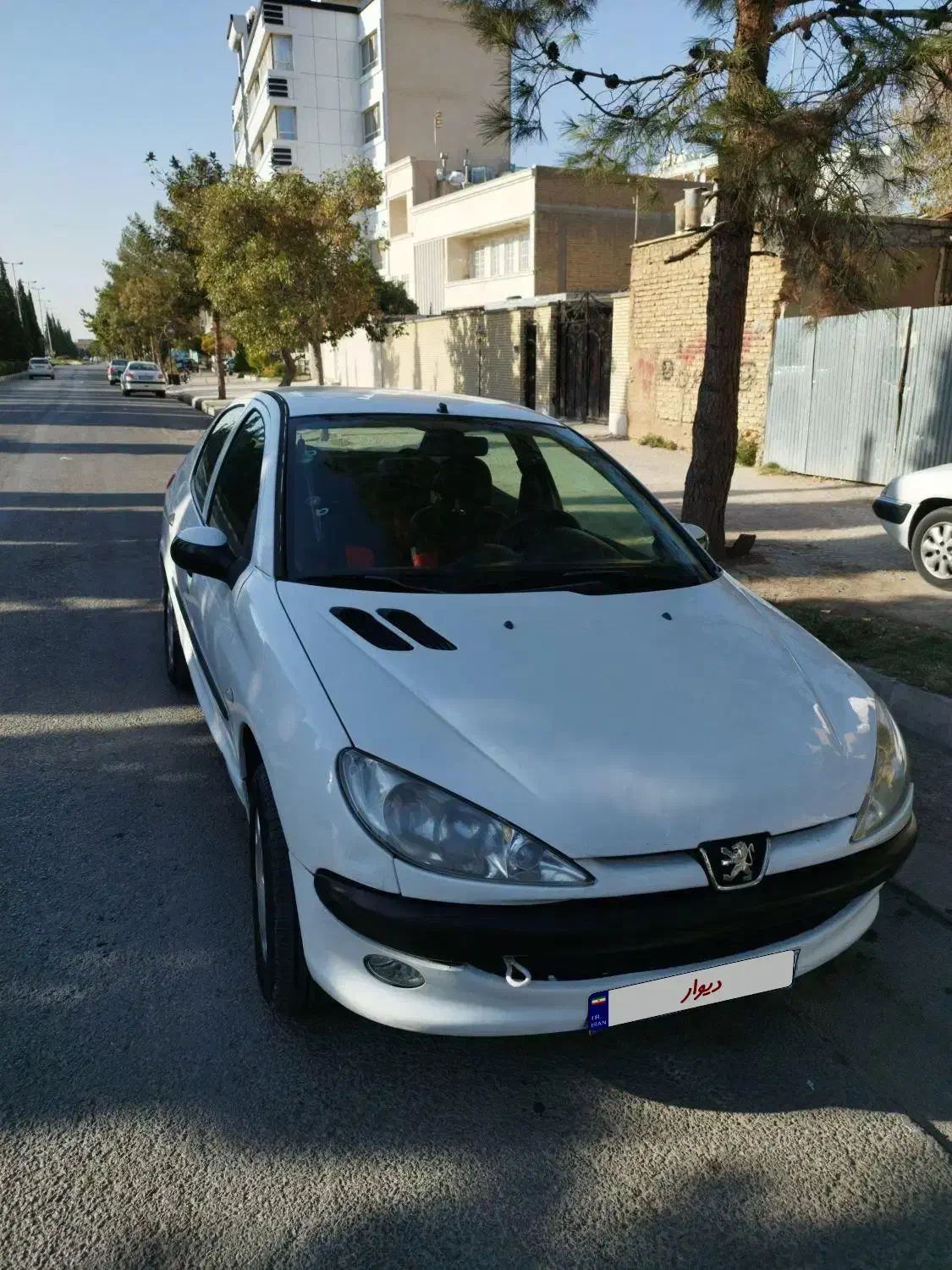 پژو ۲۰۶ صندوق دار v8 - 1393