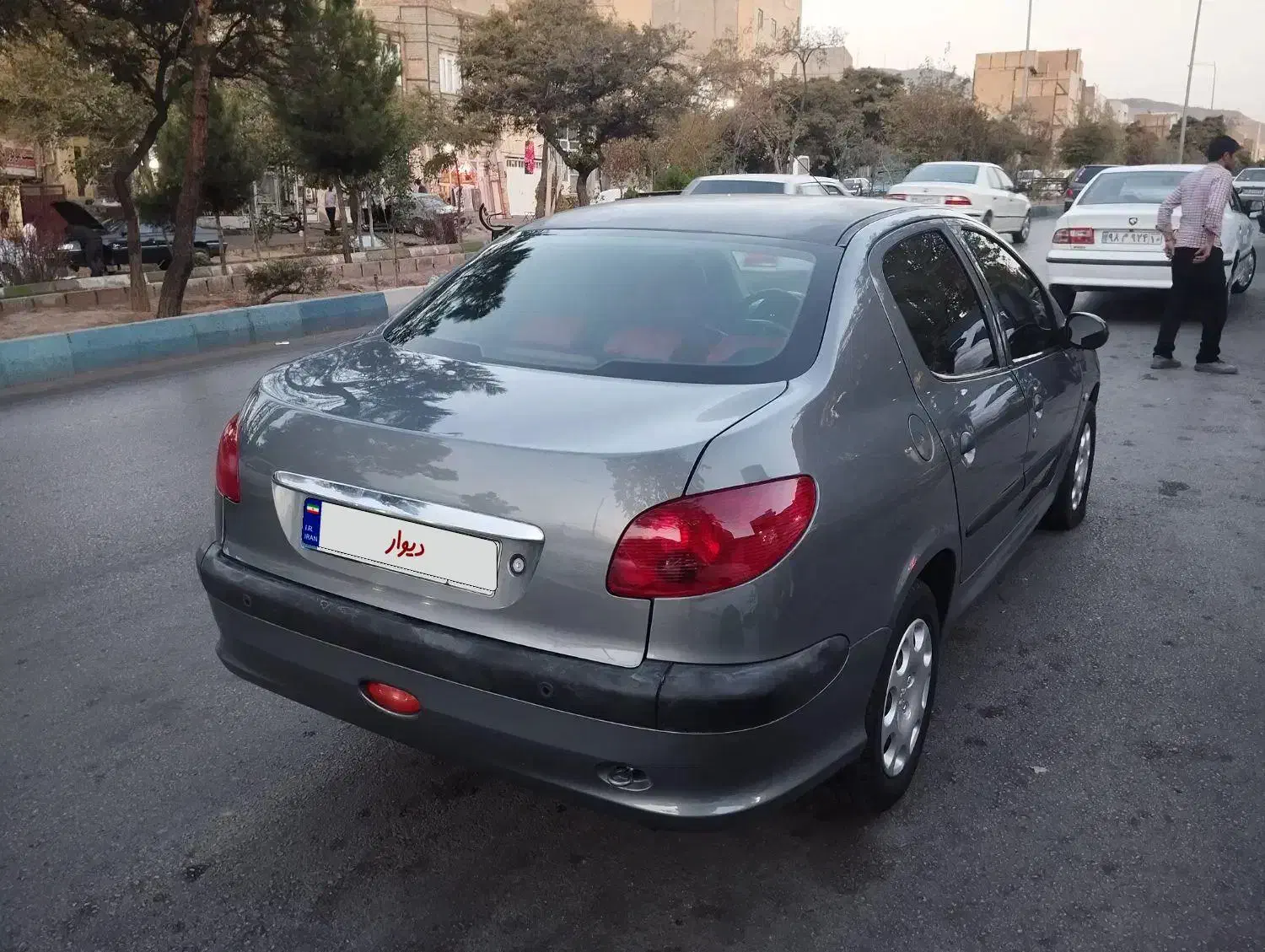 پژو ۲۰۶ صندوق دار v8 - 1393