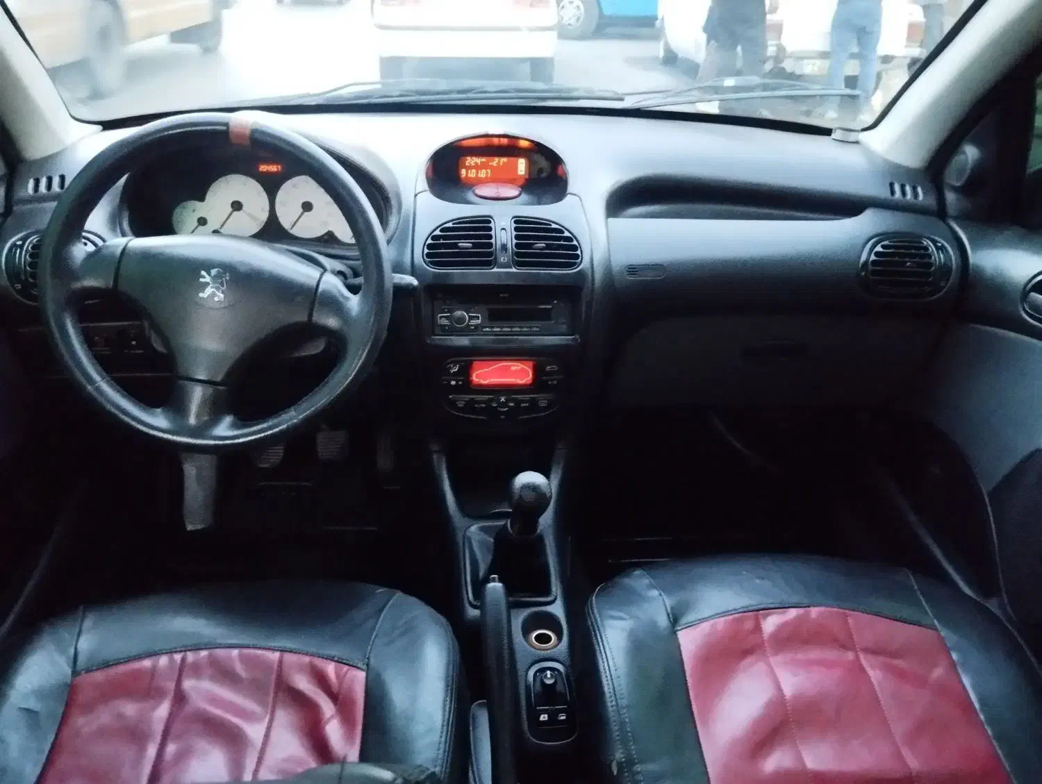پژو ۲۰۶ صندوق دار v8 - 1393