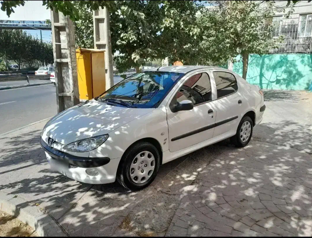 پژو ۲۰۶ صندوق دار v8 - 1396