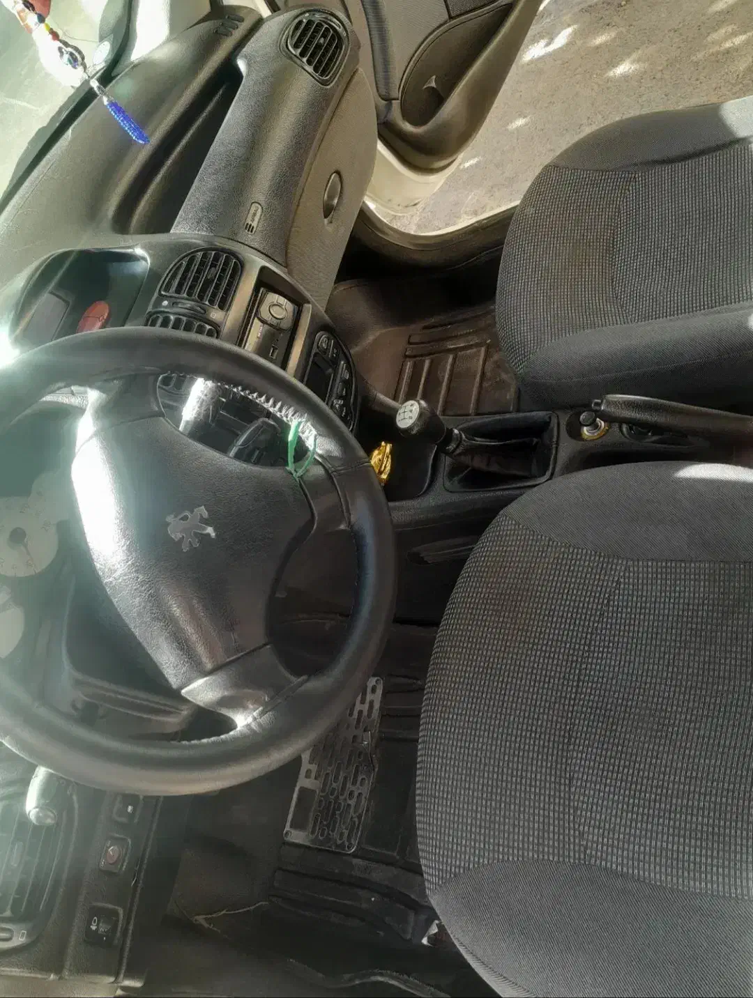 پژو ۲۰۶ صندوق دار v8 - 1396