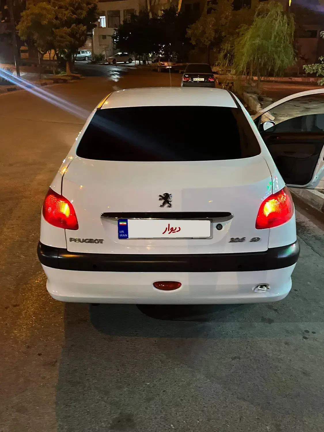 پژو ۲۰۶ صندوق دار v8 - 1390