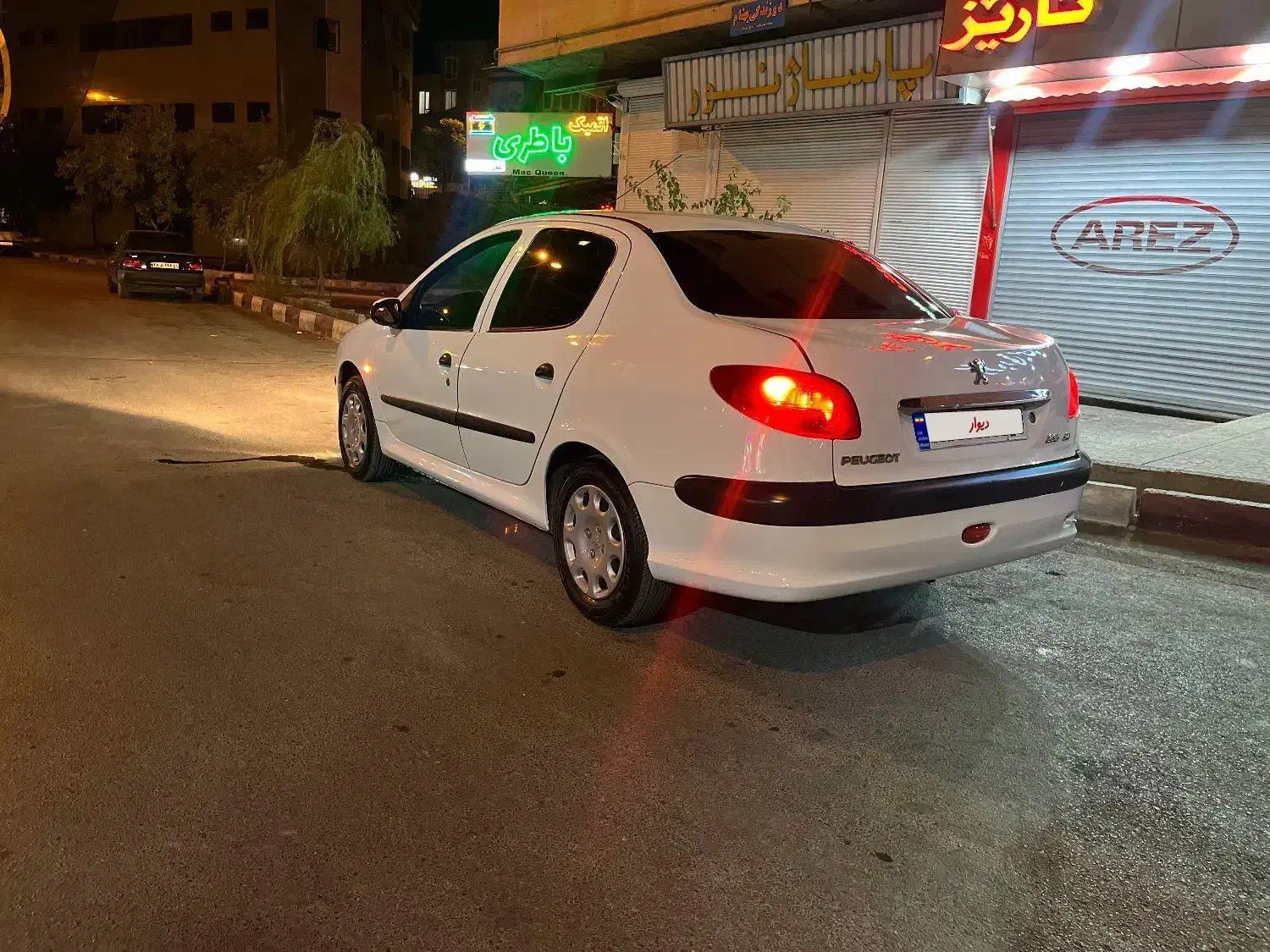 پژو ۲۰۶ صندوق دار v8 - 1390