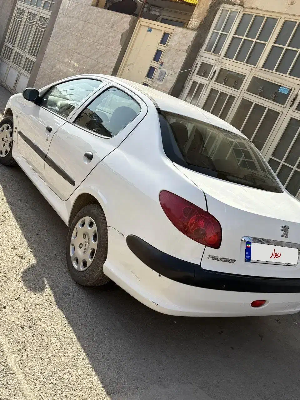 پژو ۲۰۶ صندوق دار v8 - 1395