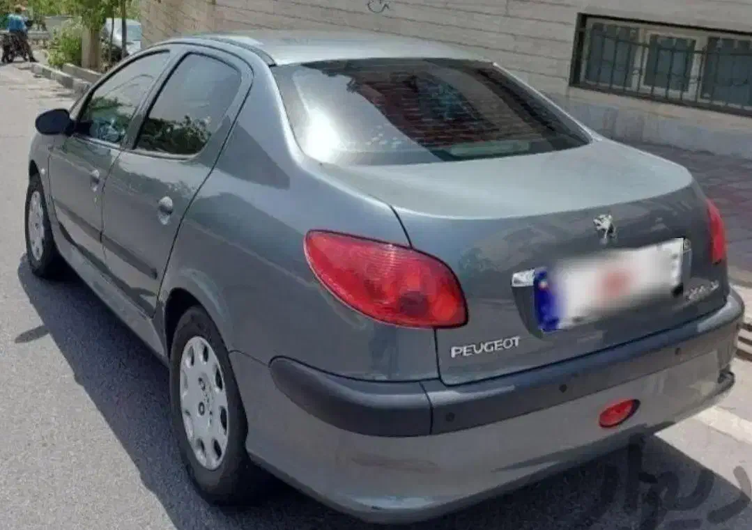 پژو ۲۰۶ صندوق دار v8 - 1398