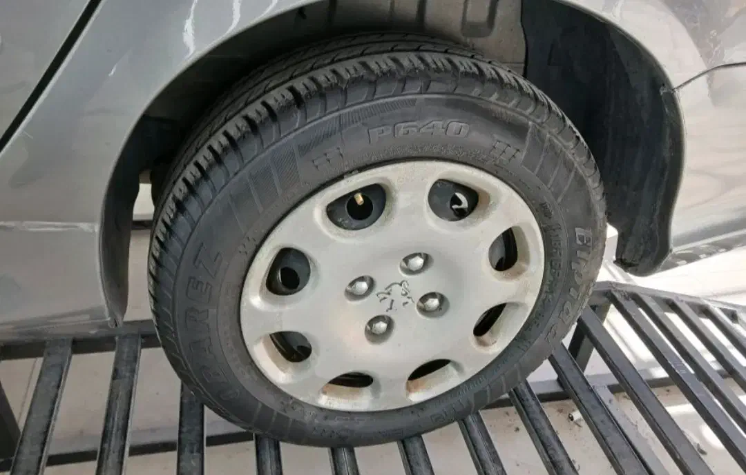پژو ۲۰۶ صندوق دار v8 - 1394