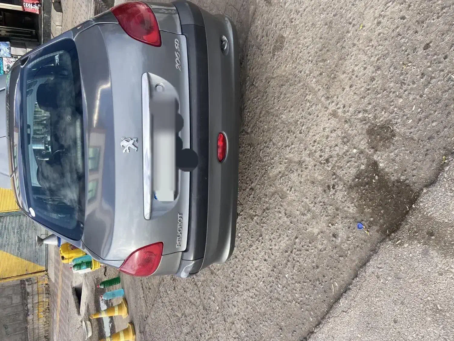 پژو ۲۰۶ صندوق دار v8 - 1392