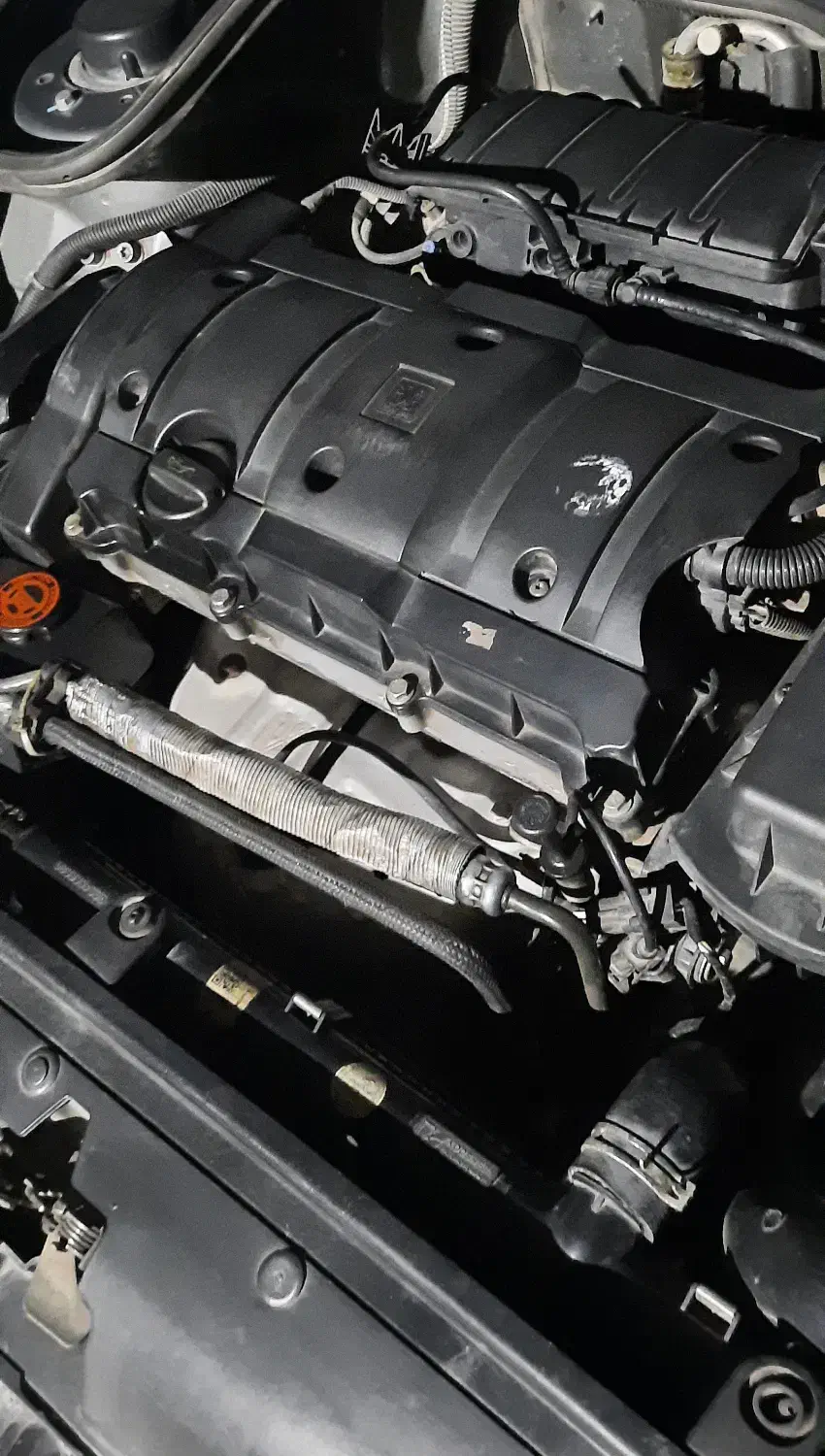 پژو ۲۰۶ صندوق دار v8 - 1392