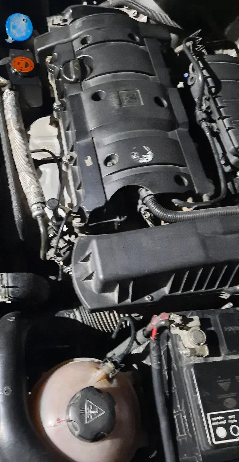 پژو ۲۰۶ صندوق دار v8 - 1392