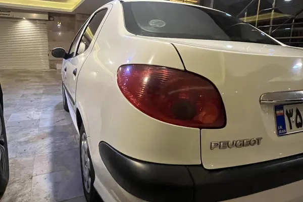 پژو ۲۰۶ صندوق دار v8 - 1397