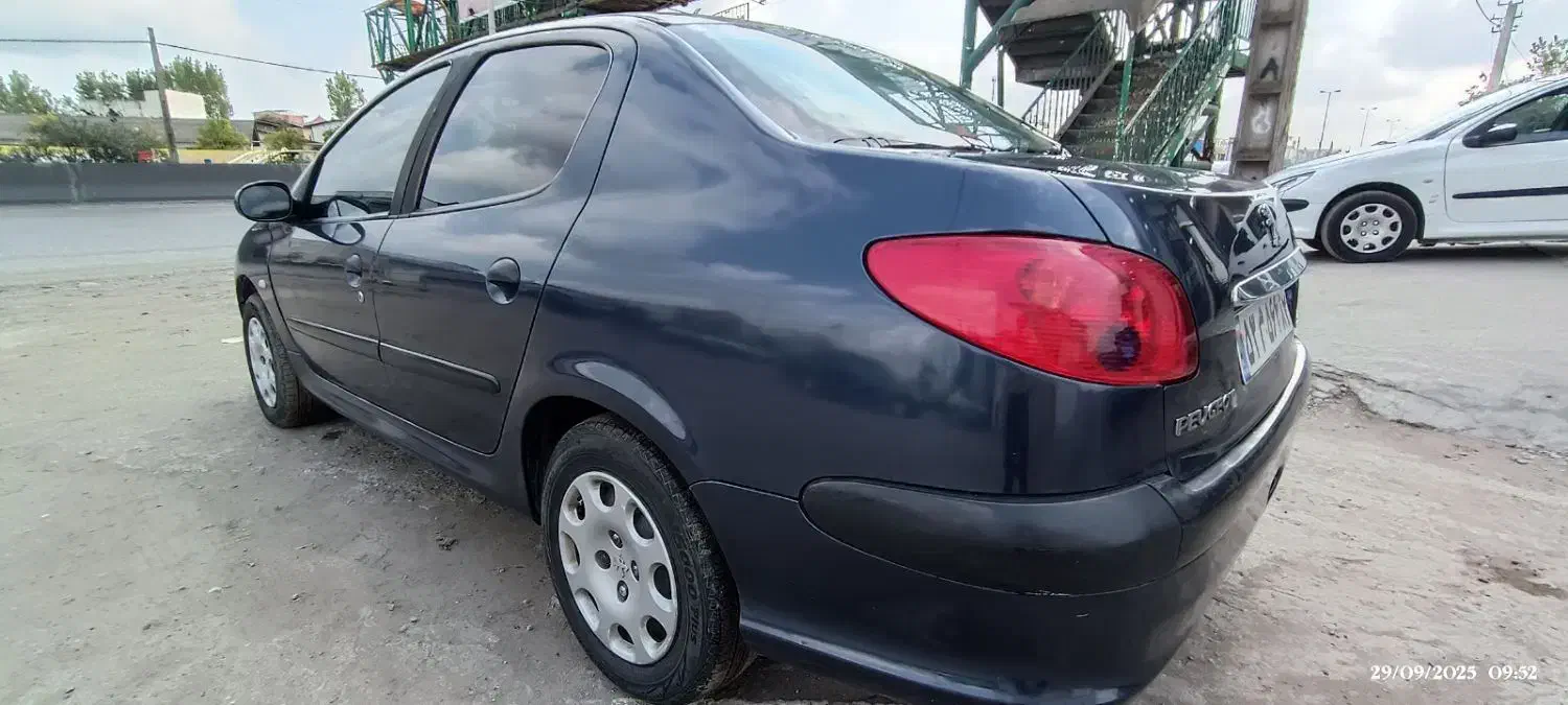 پژو ۲۰۶ صندوق دار v8 - 1386