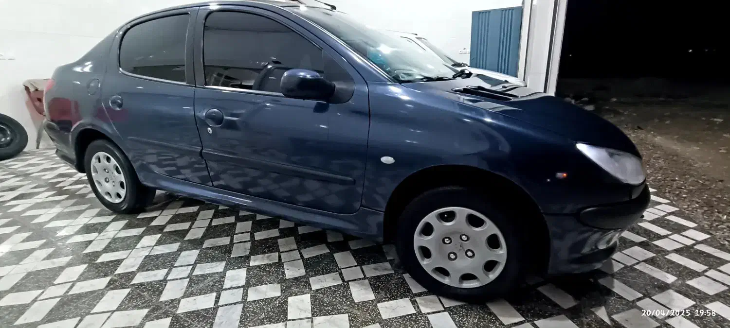 پژو ۲۰۶ صندوق دار v8 - 1386