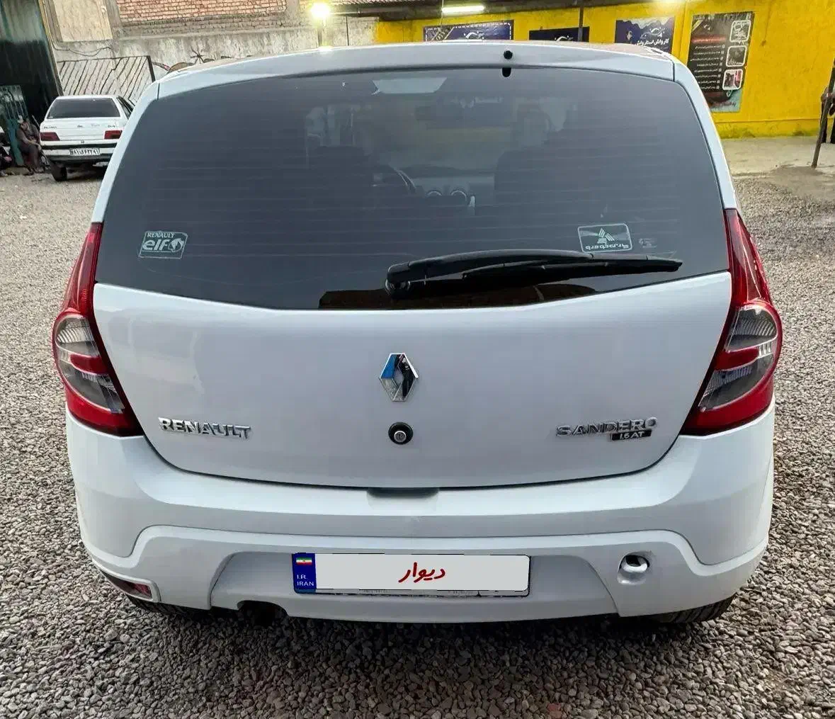 رنو ساندرو اتوماتیک - 1395