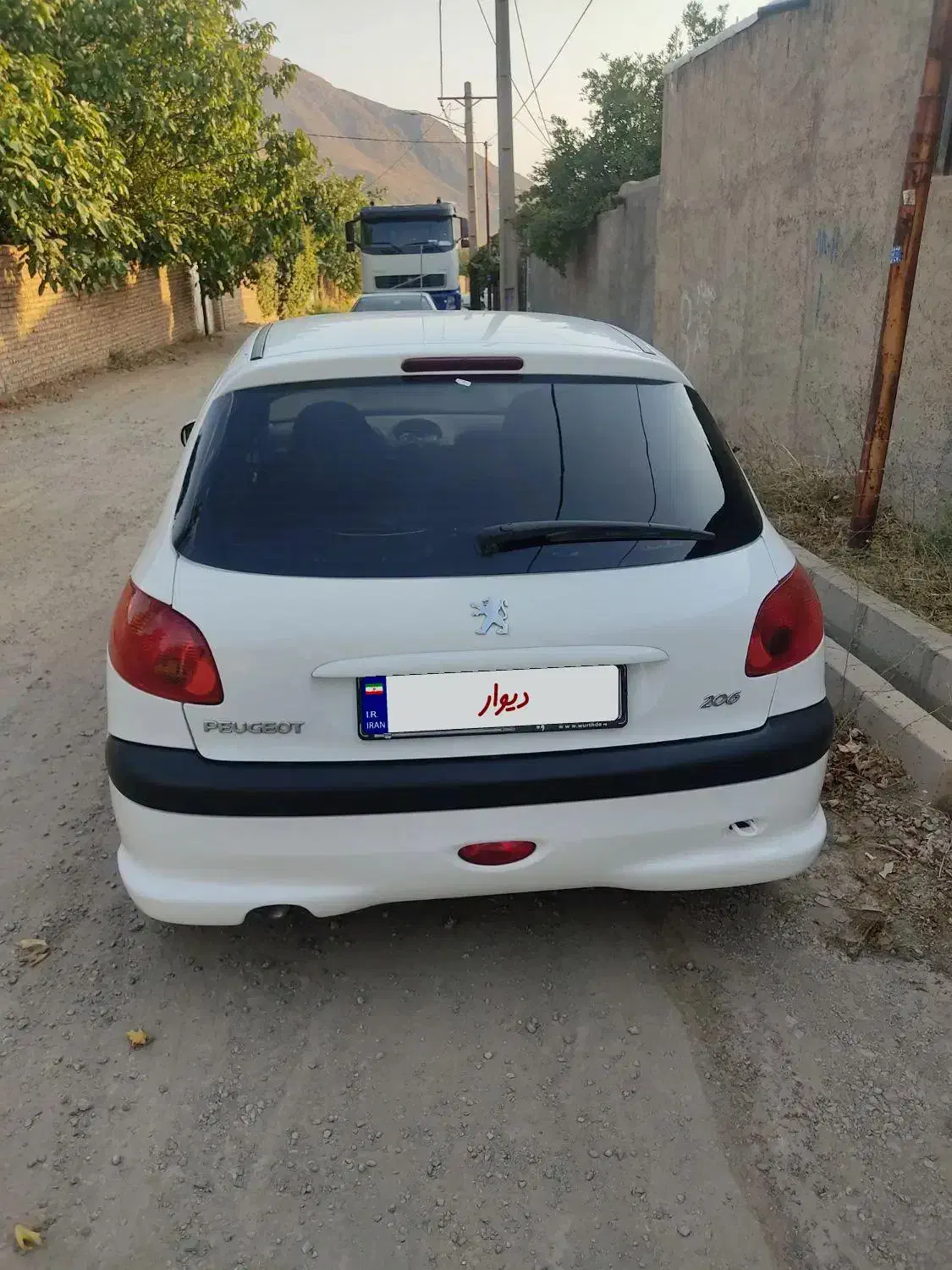 پژو 206 تیپ 2 - 1395