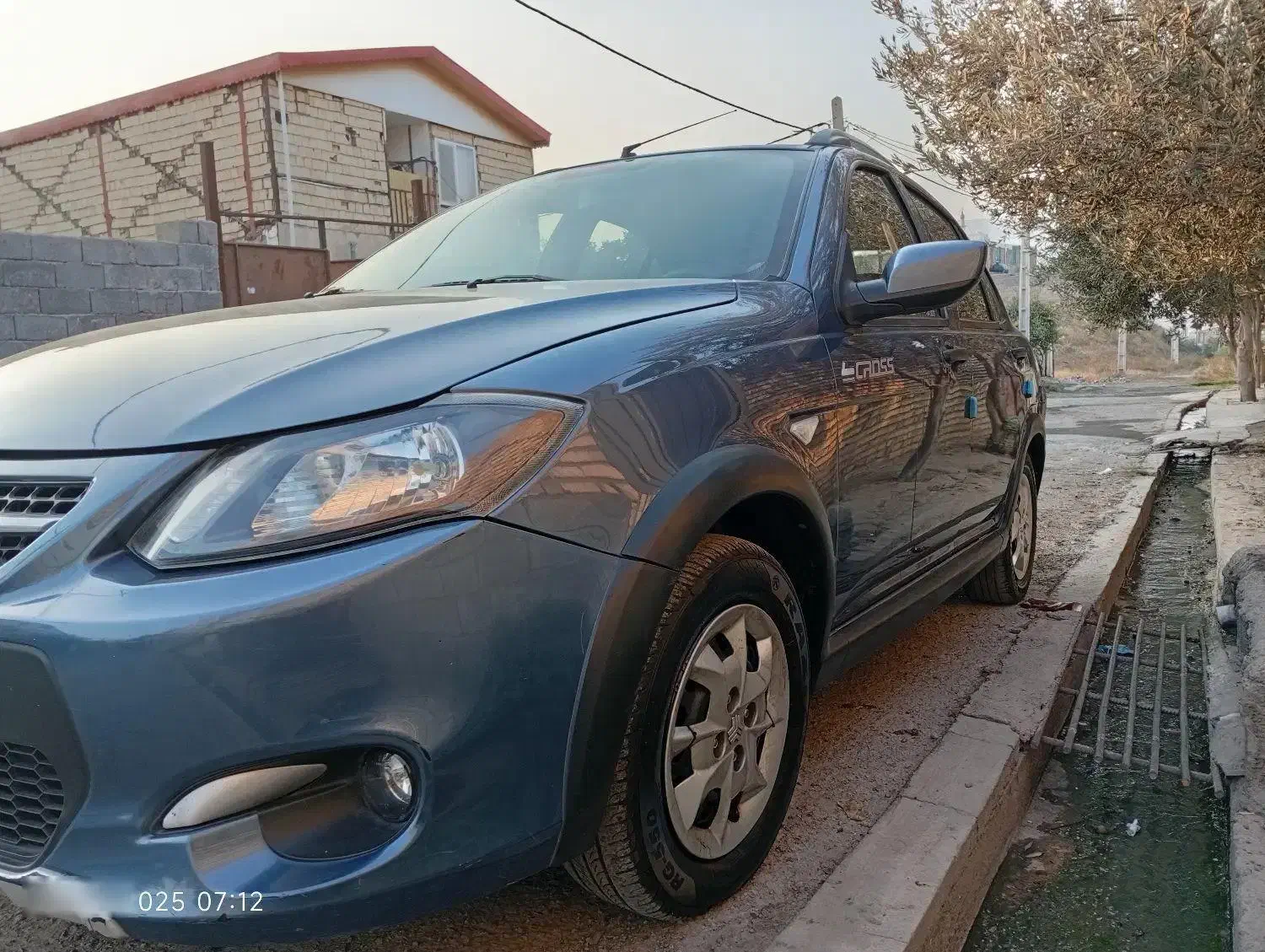 خودرو کوییک، معمولی آگهی ann_20879926