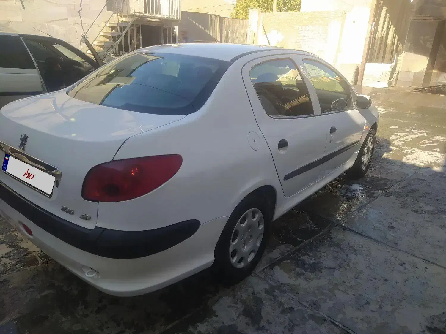 پژو ۲۰۶ صندوق دار v8 - 1392