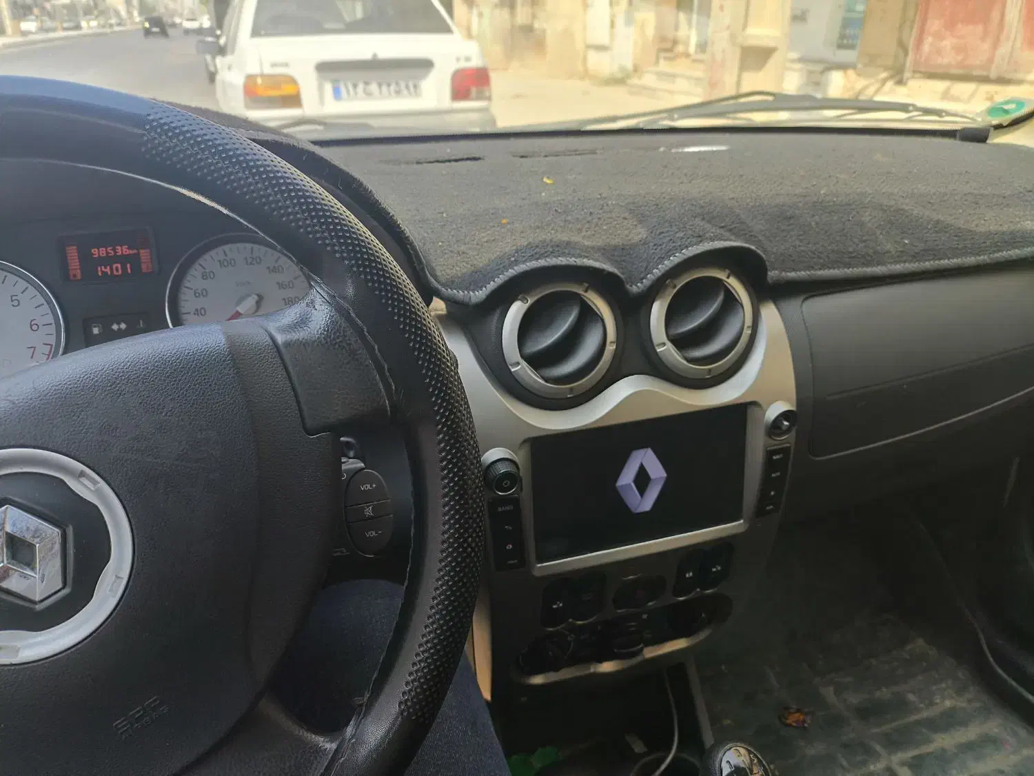 رنو ساندرو دنده ای - 1395