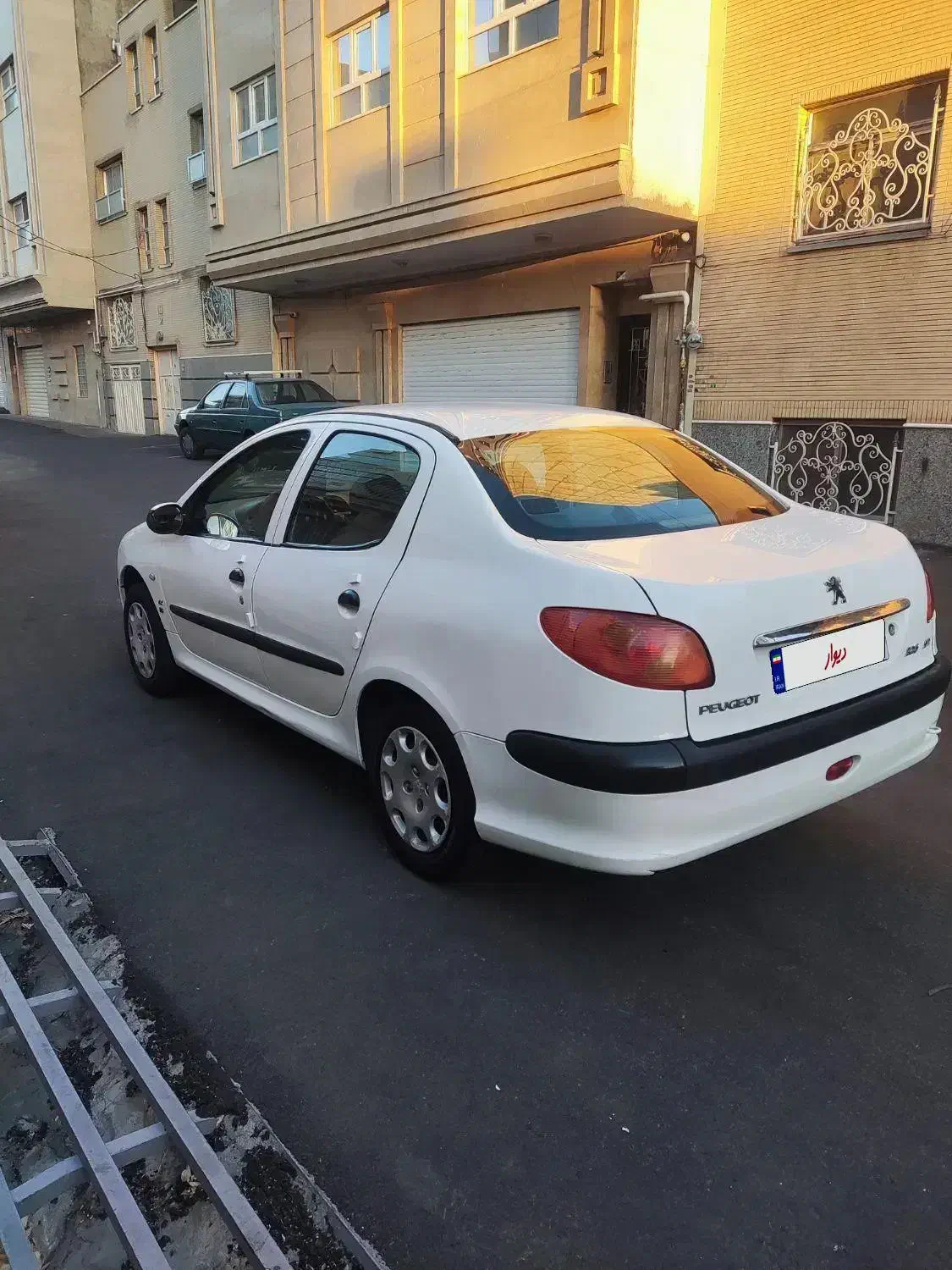 پژو ۲۰۶ صندوق دار v8 - 1390