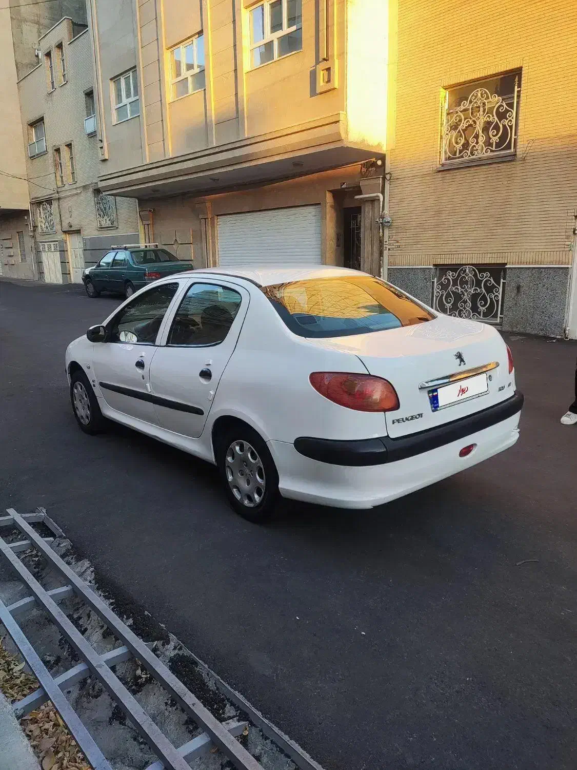 پژو ۲۰۶ صندوق دار v8 - 1390
