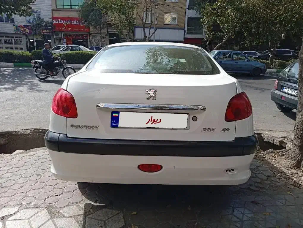 پژو ۲۰۶ صندوق دار v8 - 1399