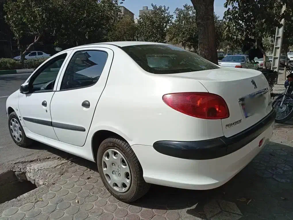 پژو ۲۰۶ صندوق دار v8 - 1399