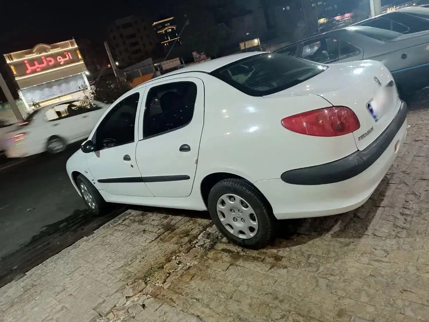 پژو ۲۰۶ صندوق دار v8 - 1395