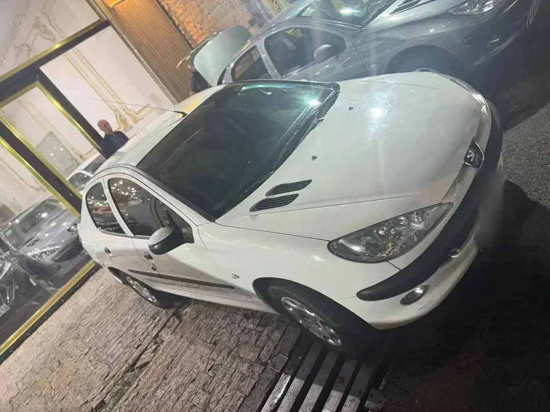 پژو ۲۰۶ صندوق دار v8 - 1395