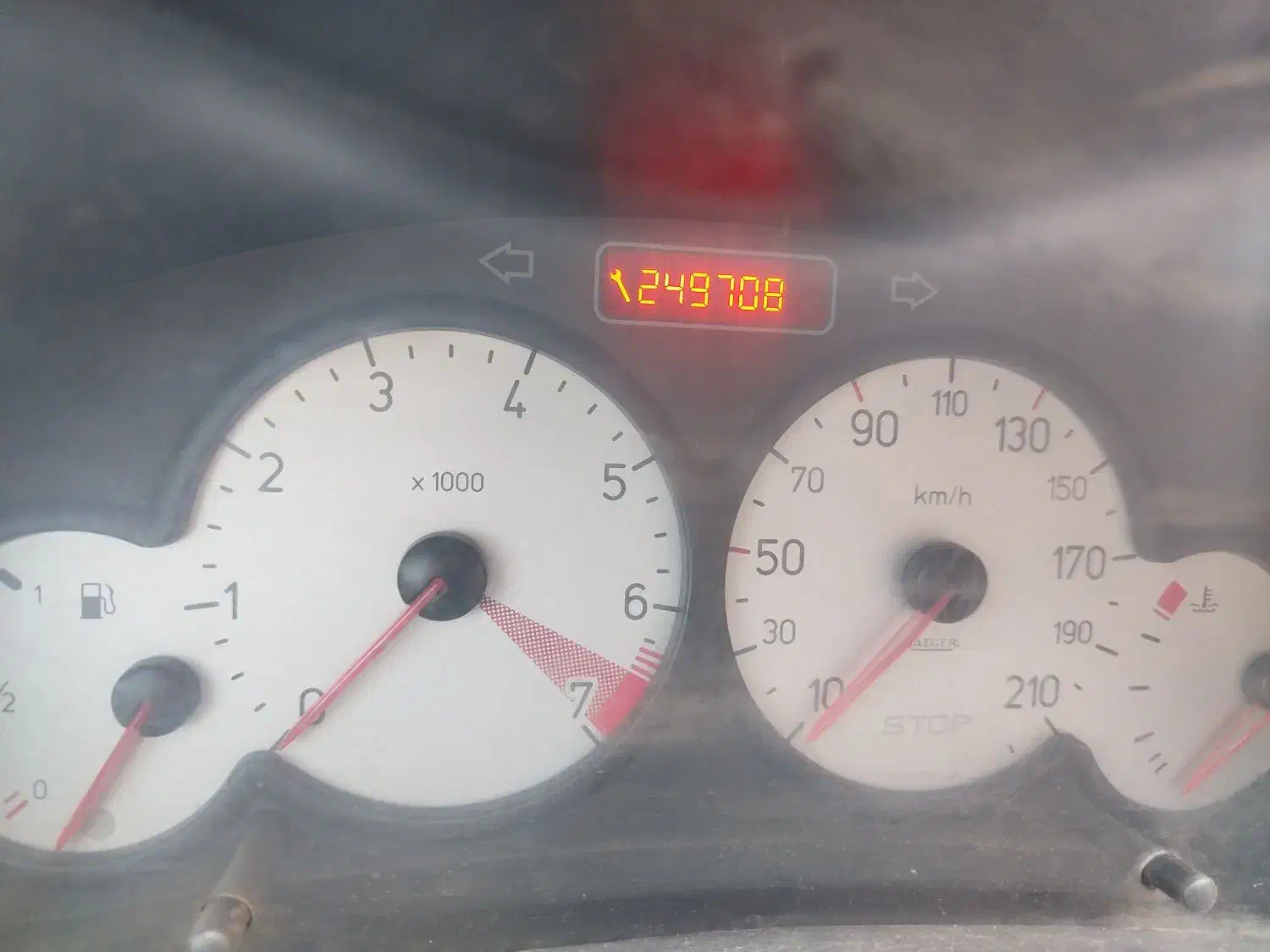 پژو ۲۰۶ صندوق دار v8 - 1391