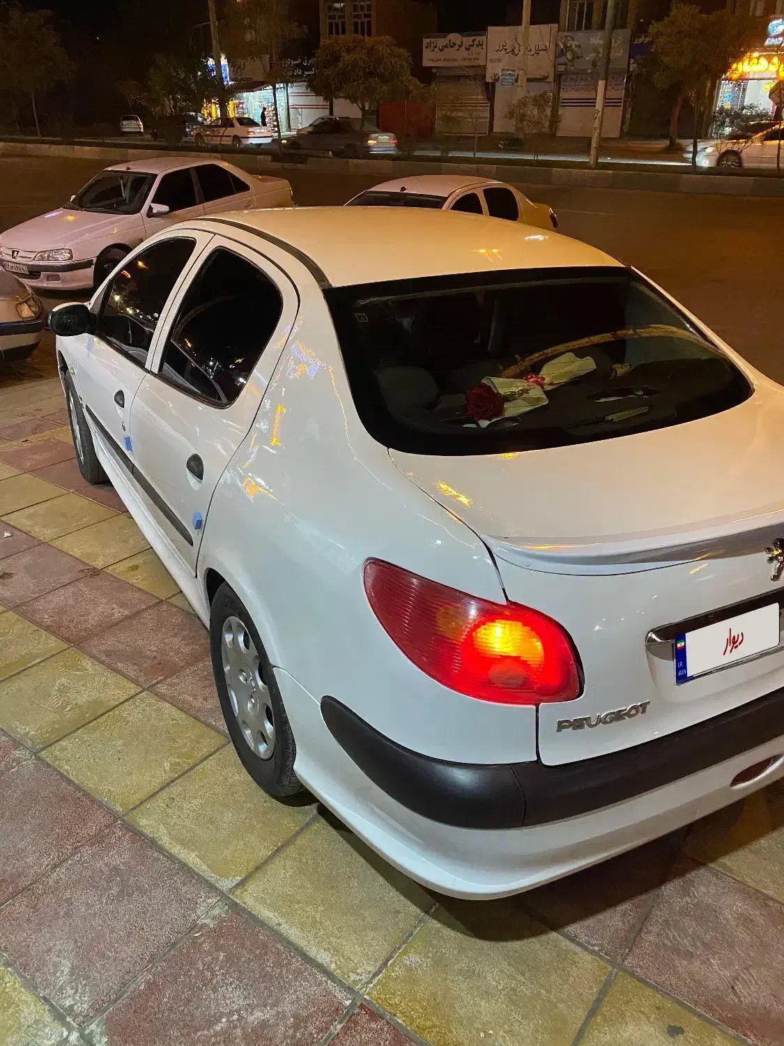 پژو ۲۰۶ صندوق دار v8 - 1393