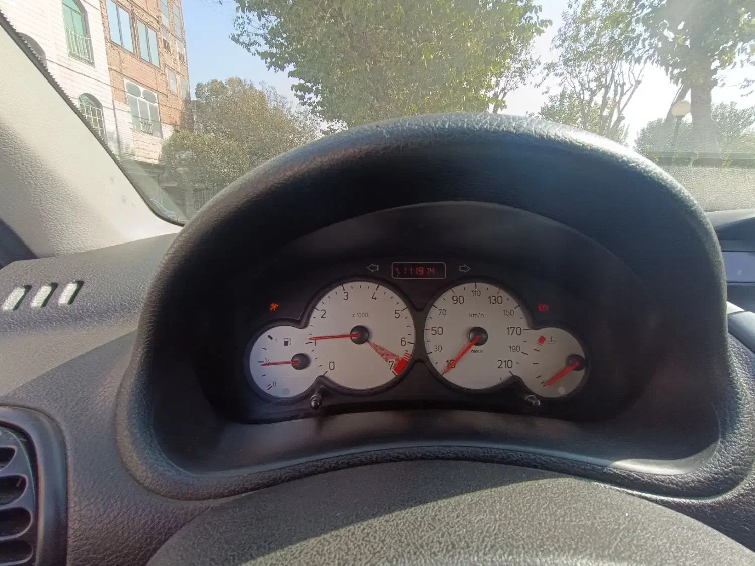پژو ۲۰۶ صندوق دار v8 - 1396