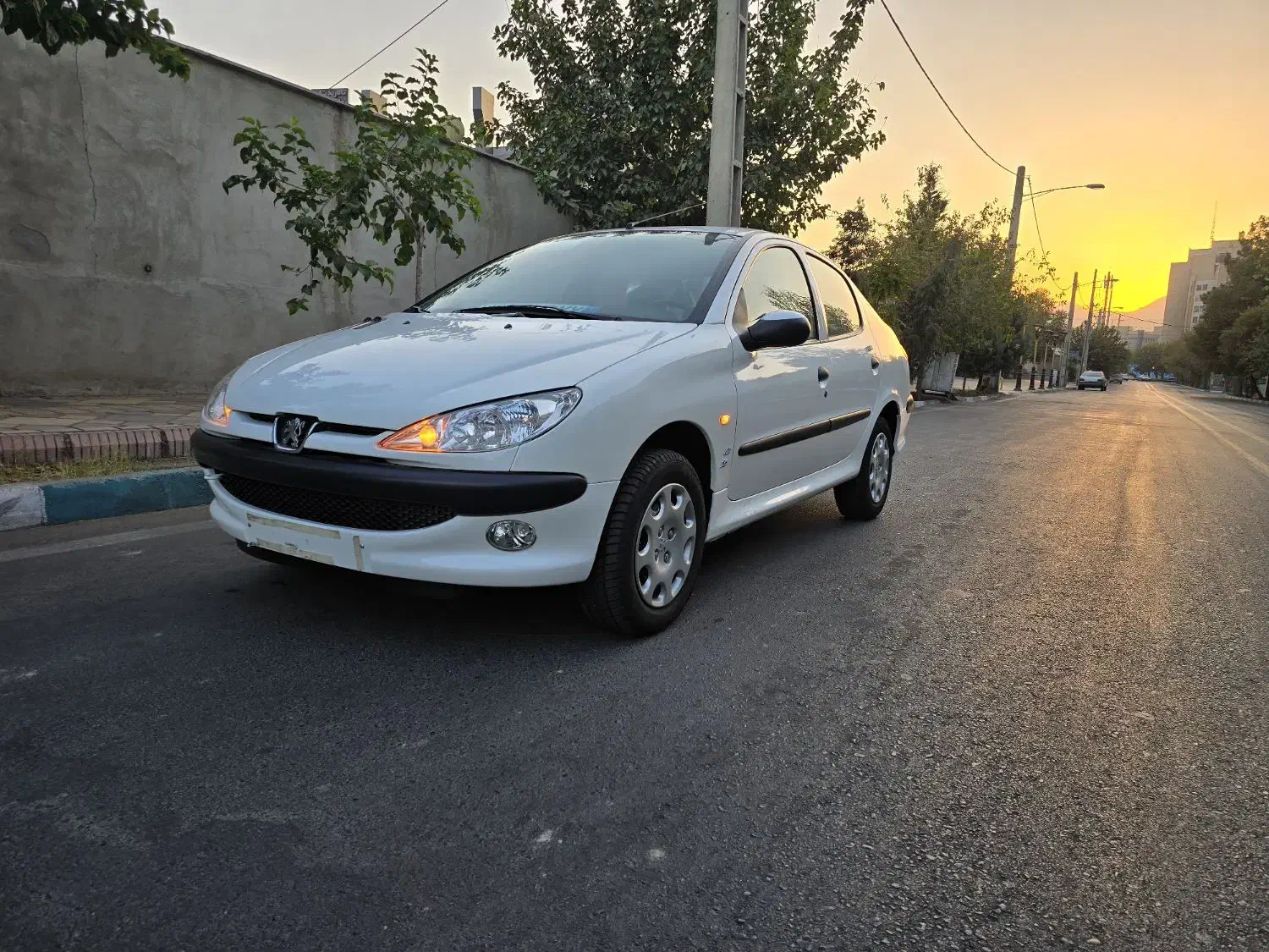 پژو ۲۰۶ صندوق دار v8 - 1398