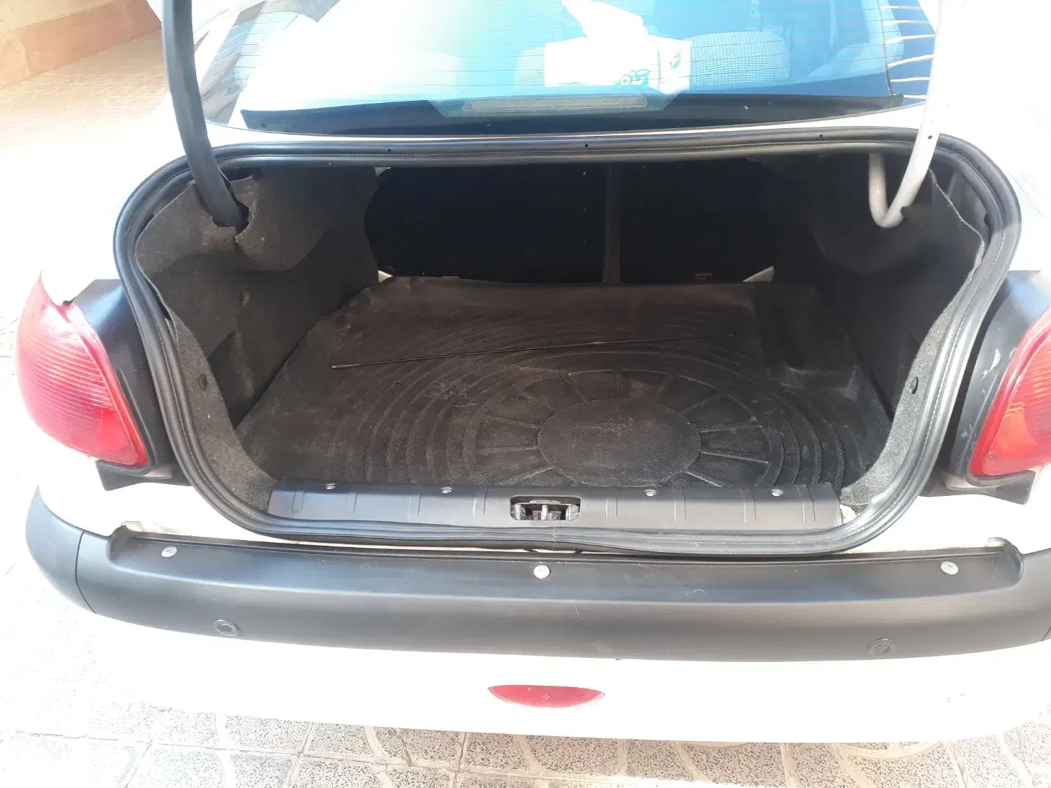 پژو ۲۰۶ صندوق دار v8 - 1398