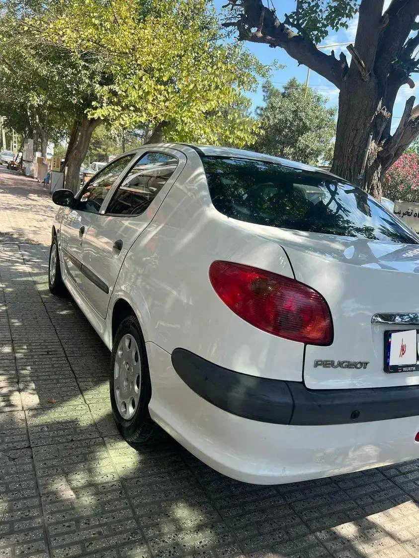 پژو ۲۰۶ صندوق دار v8 - 1393