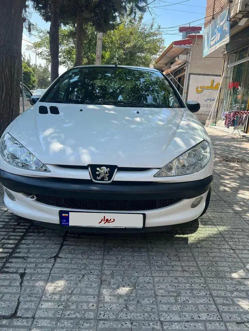 پژو ۲۰۶ صندوق دار v8 - 1393