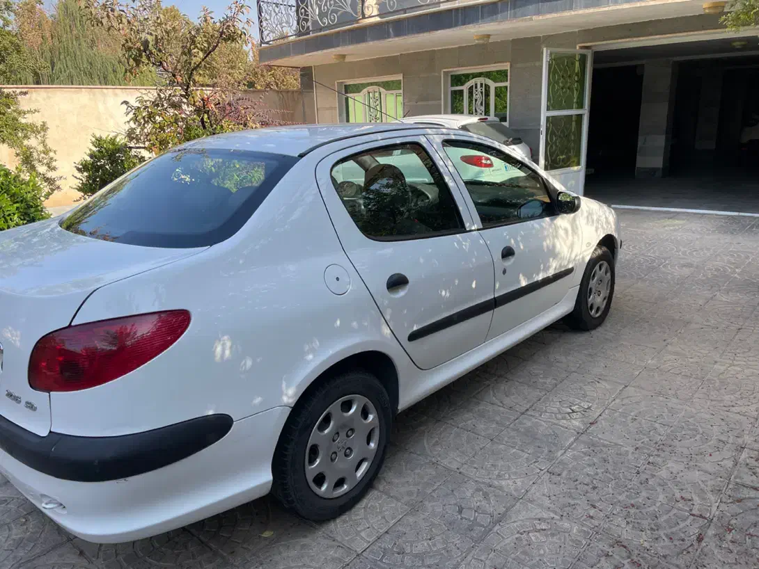 پژو ۲۰۶ صندوق دار v8 - 1396