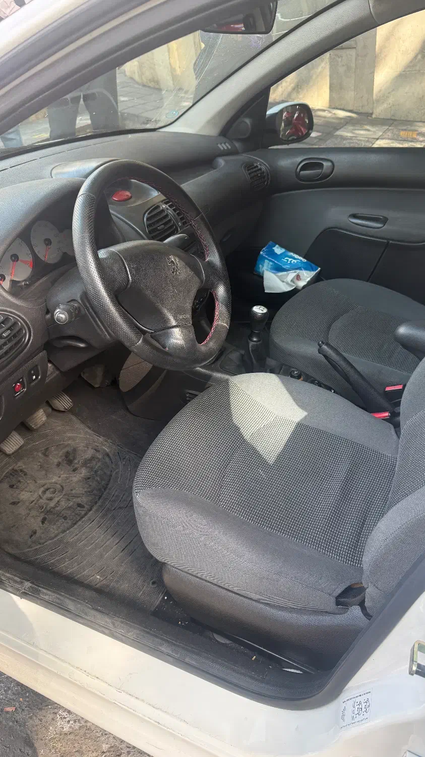 پژو ۲۰۶ صندوق دار v8 - 1395