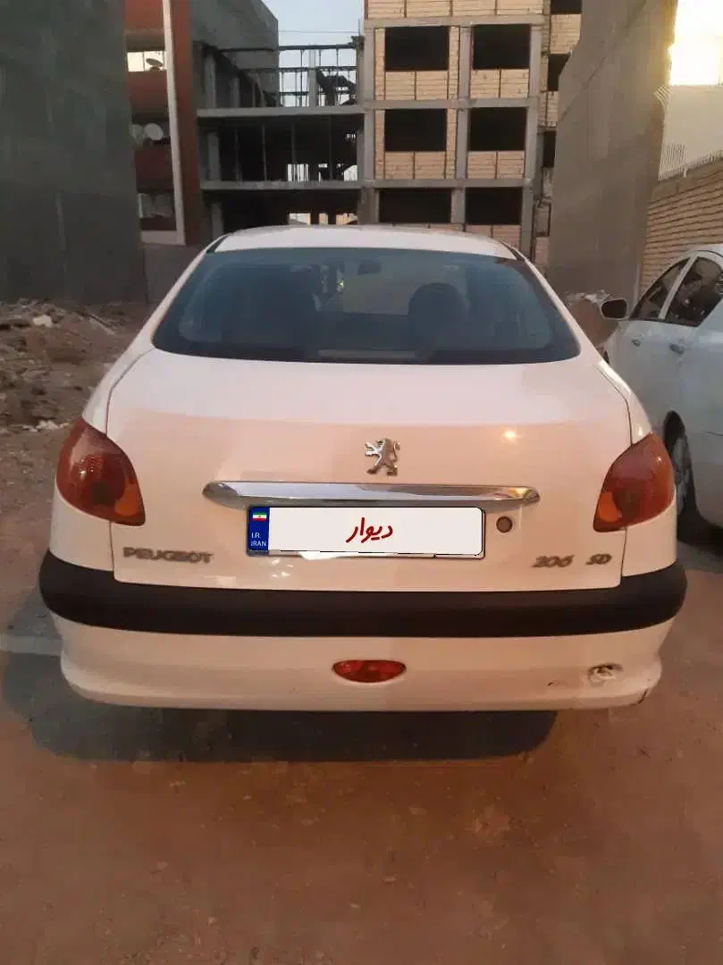 پژو ۲۰۶ صندوق دار v8 - 1393