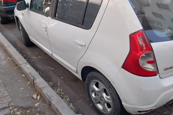 خودرو رنو، ساندرو آگهی ann_20889555