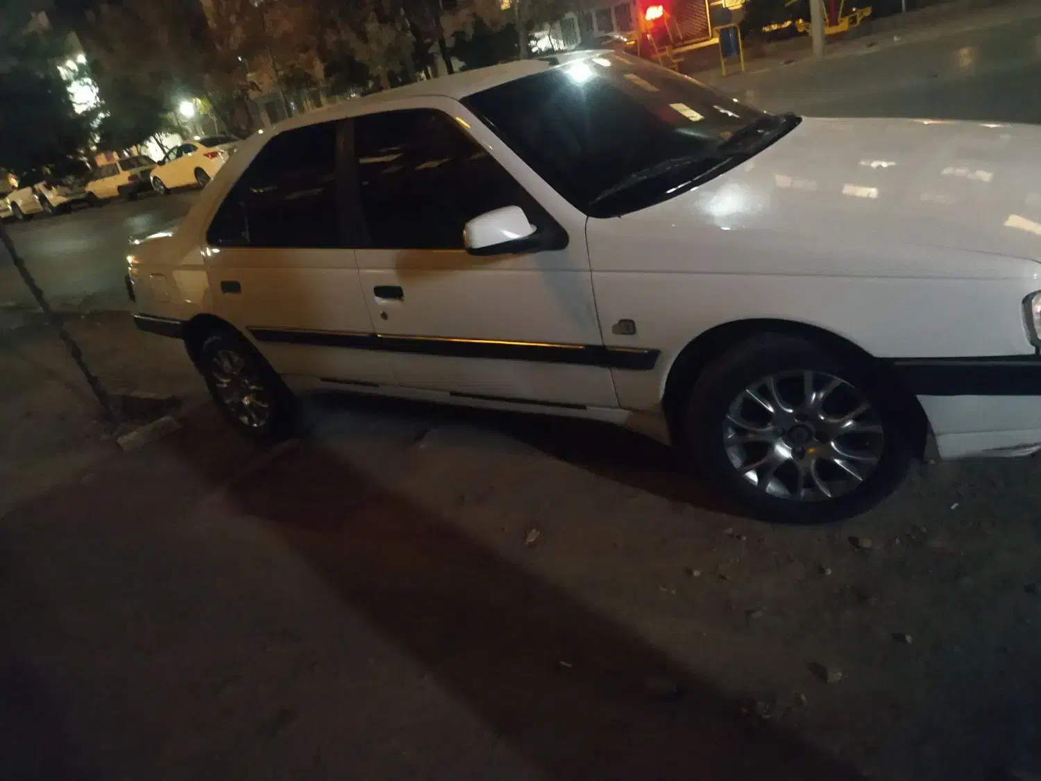 پژو 405 بنزینی GLX - TU5 - 1396