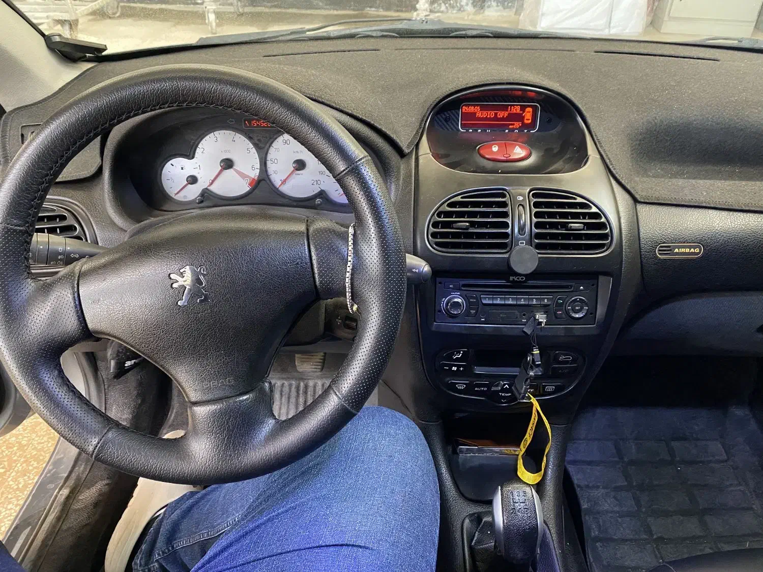 پژو ۲۰۶ صندوق دار v8 - 1395