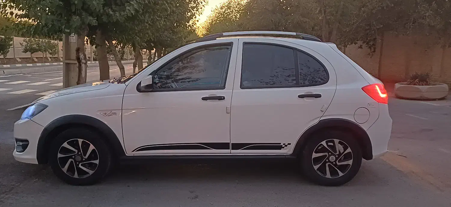 کوییک R دنده‌ای - 1403