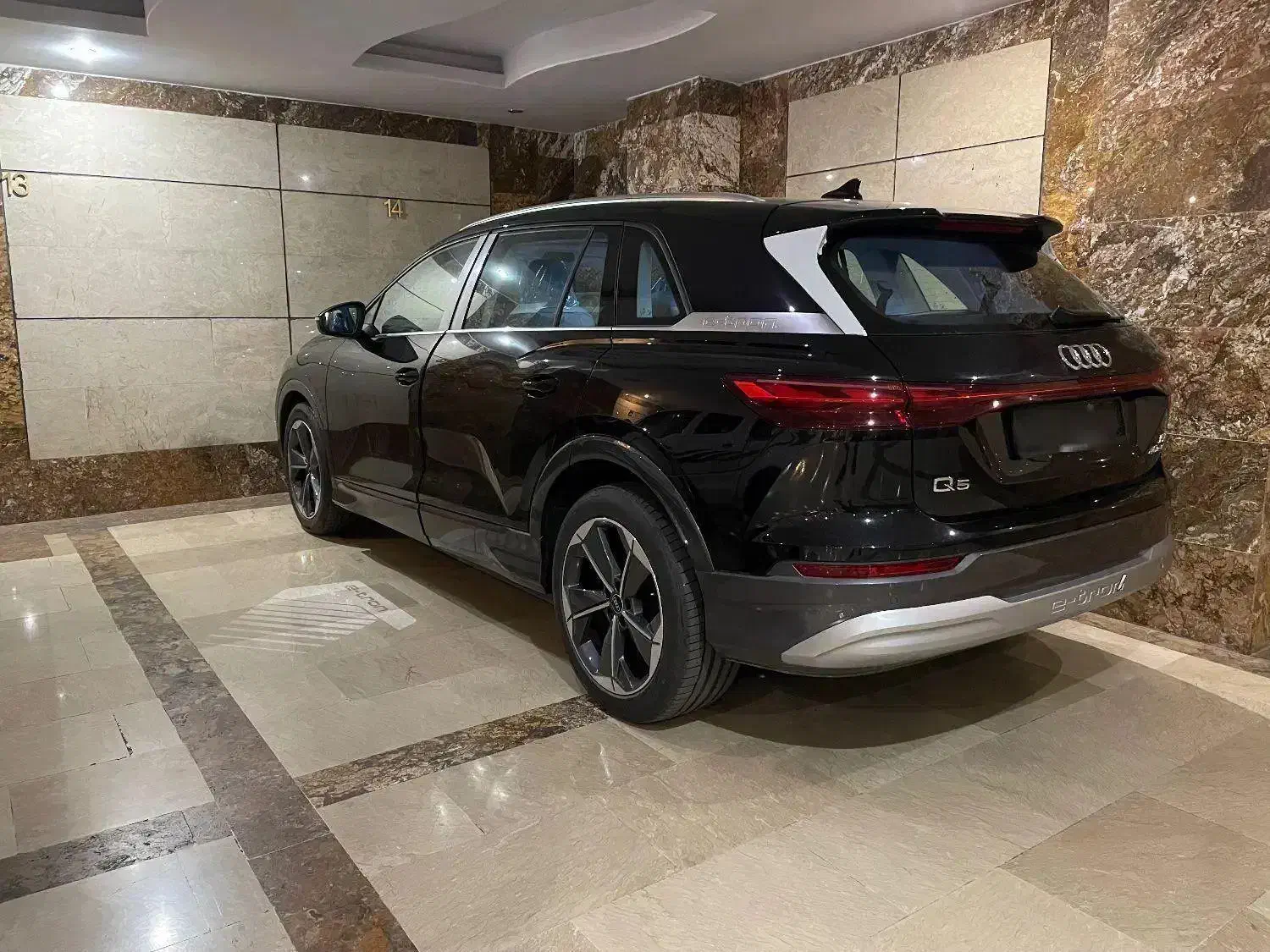 آئودی الکتریکی Q5 ۴۰ - 2024