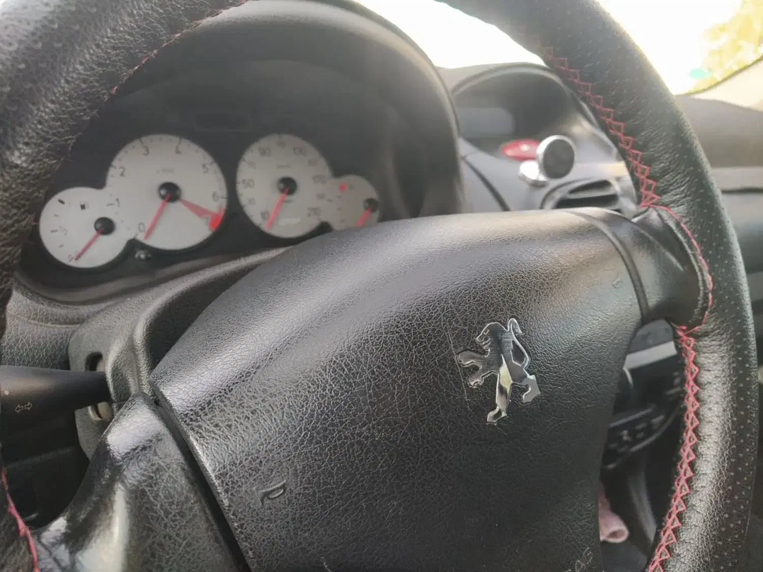 پژو ۲۰۶ صندوق دار v8 - 1395