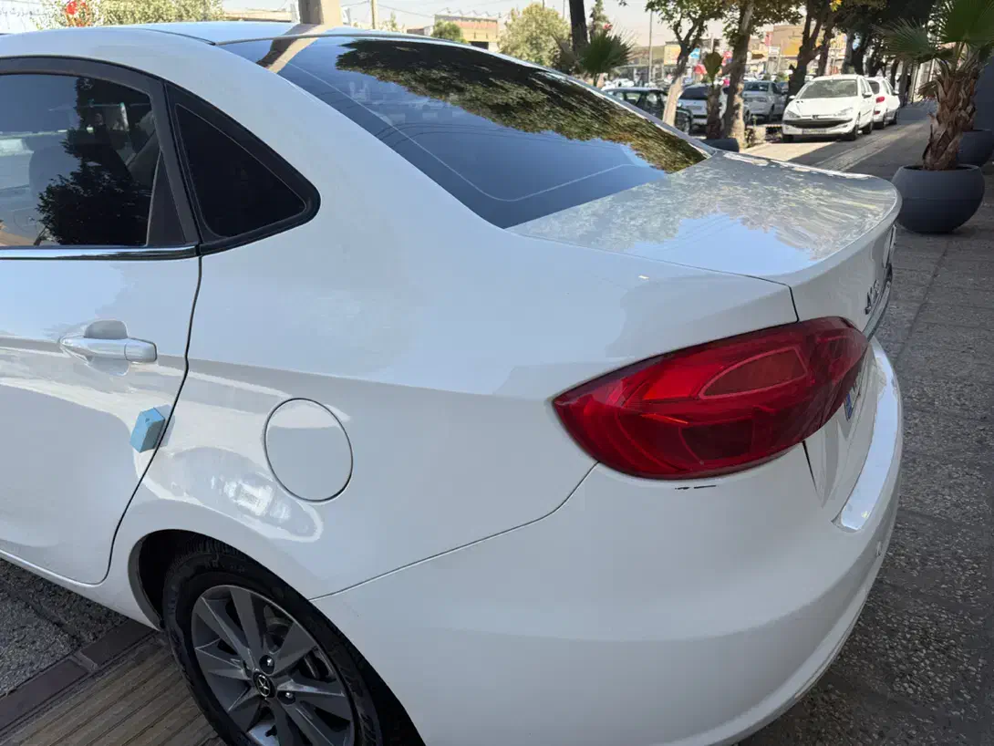 جک J4 اتوماتیک آپشنال - 1402